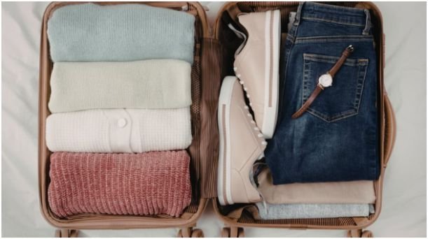 Why Does a Minimalist Packing Travel Guide Make Travel Easier?
