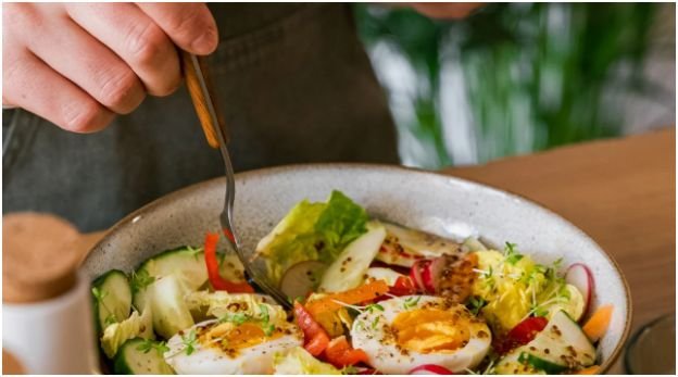 How to Tackle Emotional Eating in Real Life