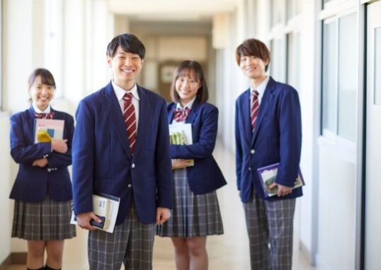 7 Things Students Schedule During School Breaks